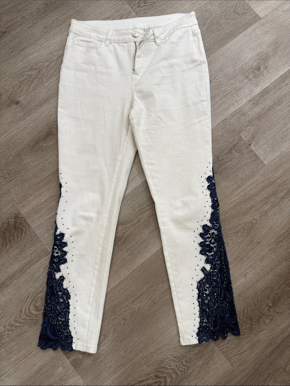 Soft Surroundings White Cropped Jeans with Navy Lace Trim